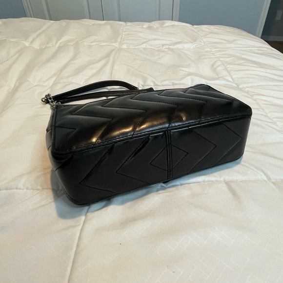Yza Crossbody Bag - Picture 7 of 8